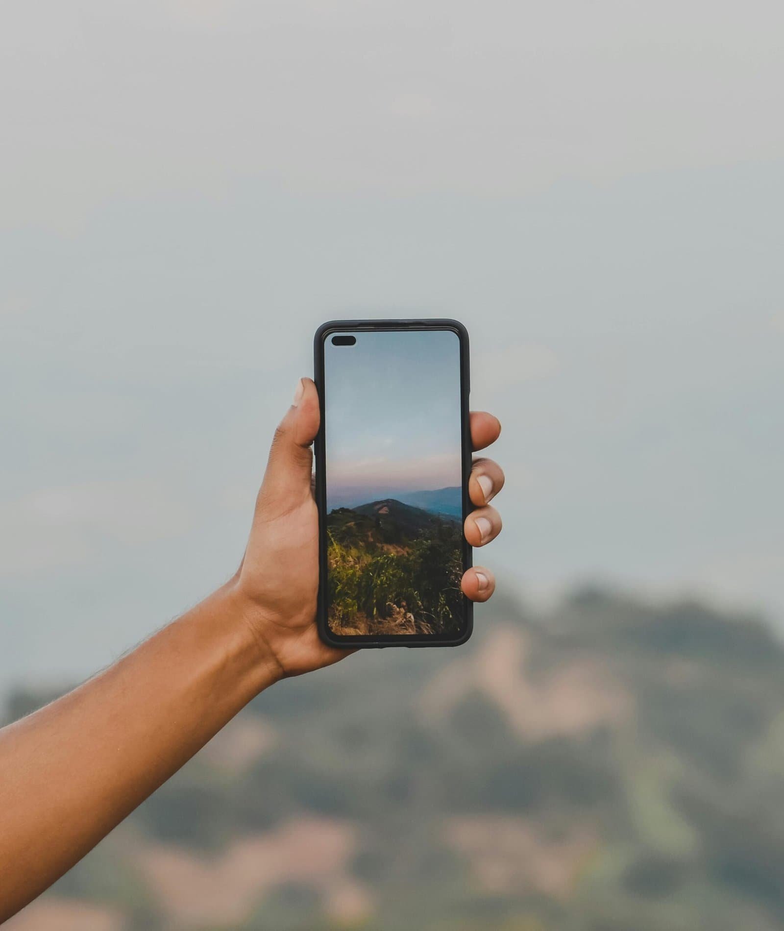 Best eSIMS for Digital Nomads in 2026